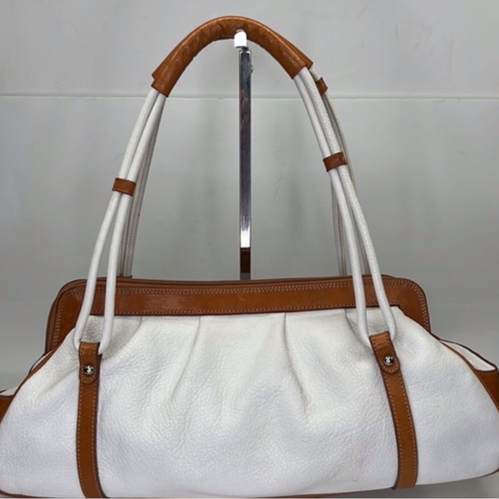 PETUSCO Women’s White  Pebble Leather Hand Bag made in Spain